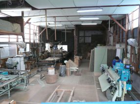 工場内部